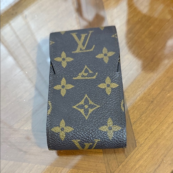 Louis Vuitton Monogram Case - Picture 1 of 6